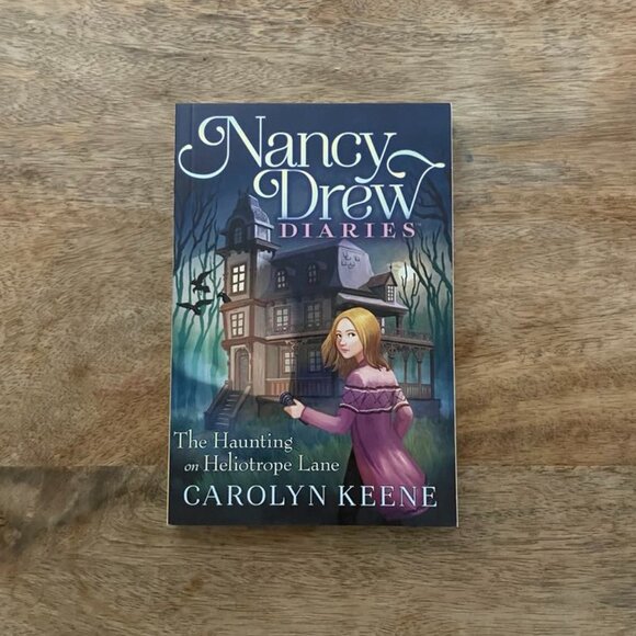 5/$20 NEW Nancy Drew Diaries #16 THE HAUNTING on HELIOTROPE LANE Book - Picture 1 of 4